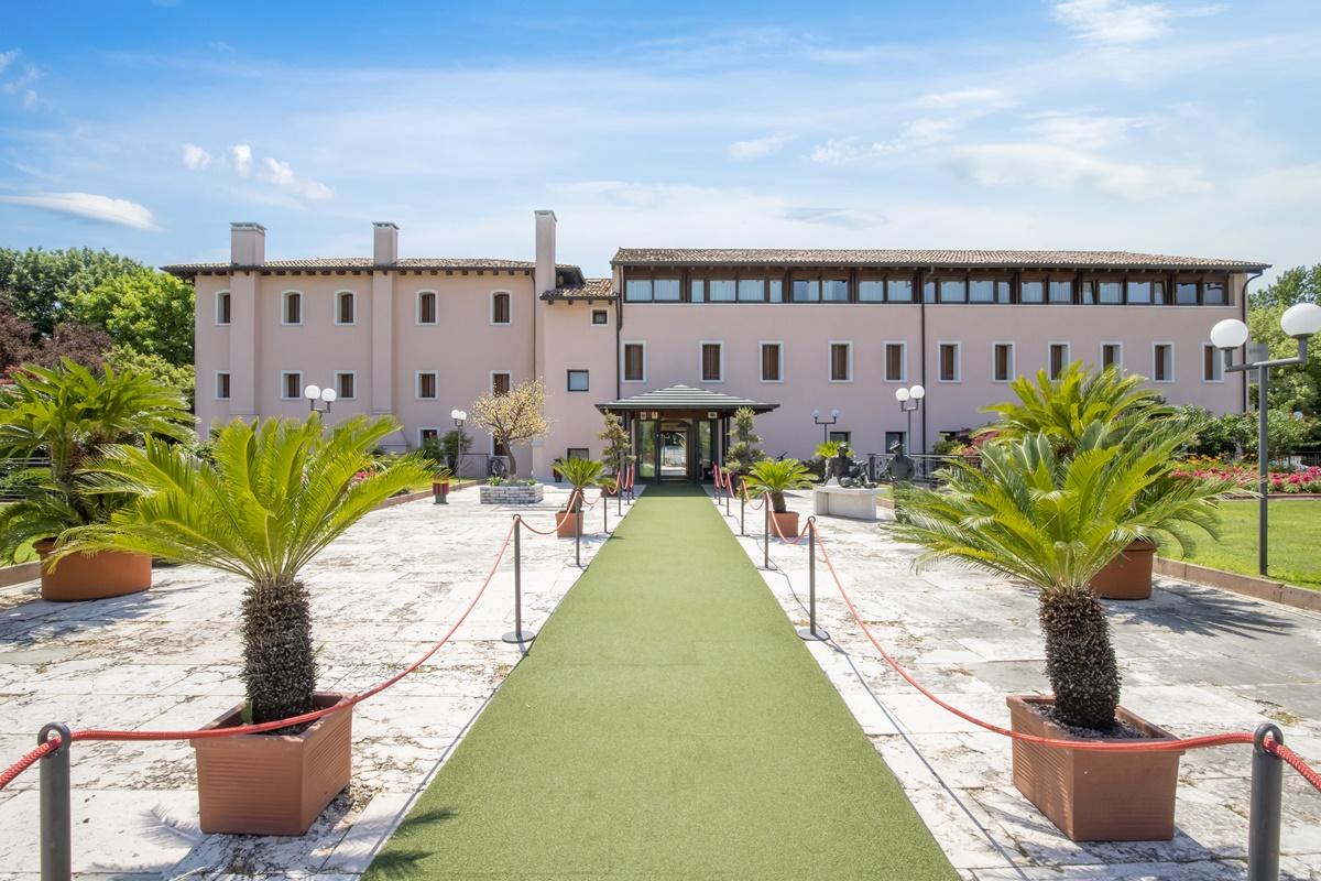 Hotel Ristorante Fior Castelfranco Veneto Kültér fotó